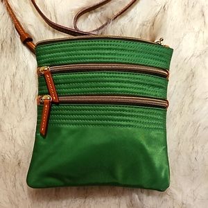 NWOT " Dooney & Bourke Green Small Shoulder 3 Zippered Crossbody Bag! 💚